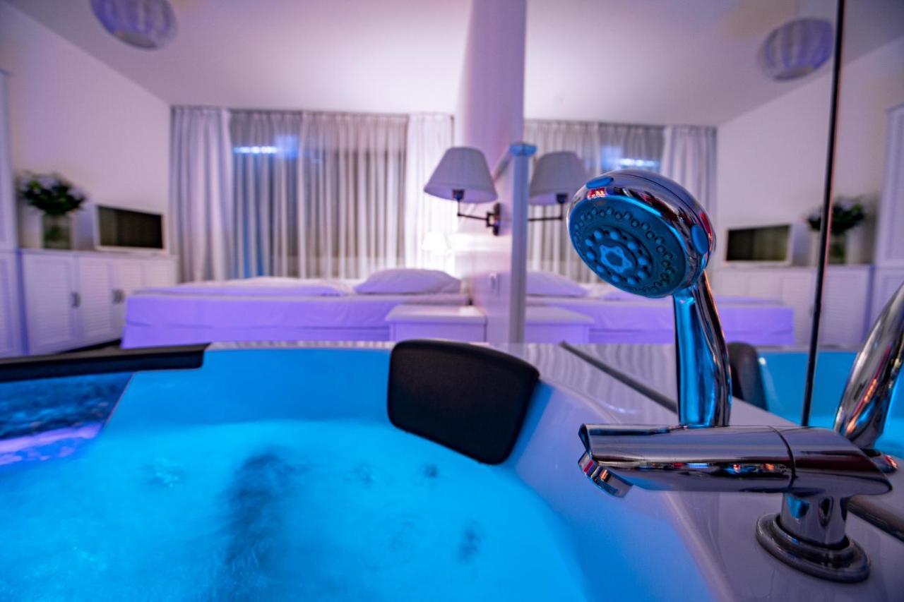 Apartament Rodzinny Beach Sauna&Jacuzzi Arka Medical Spa コウォブジェク エクステリア 写真